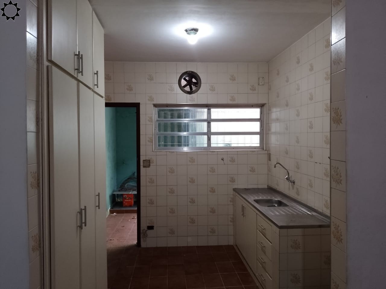 Casa à venda com 3 quartos, 200m² - Foto 1