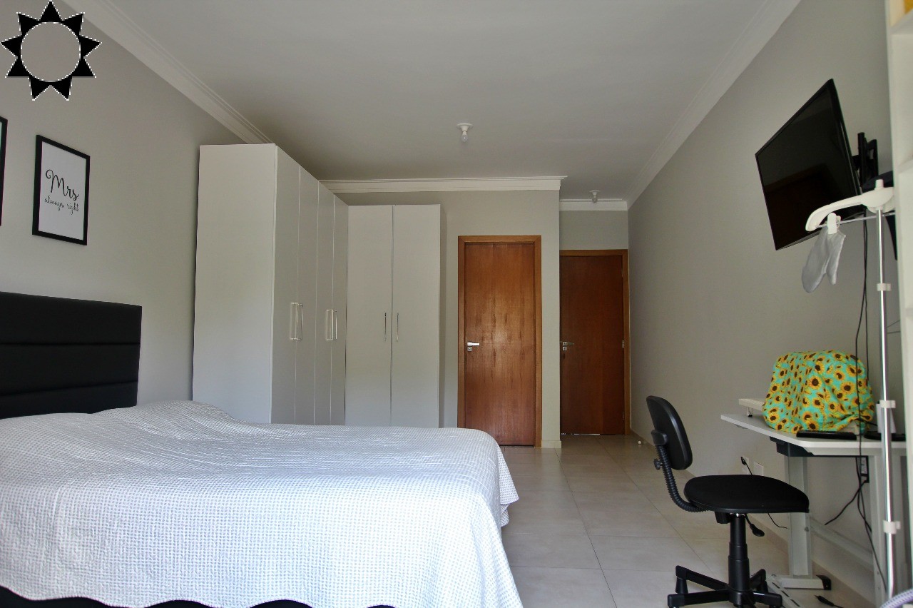 Casa à venda com 3 quartos, 140m² - Foto 14