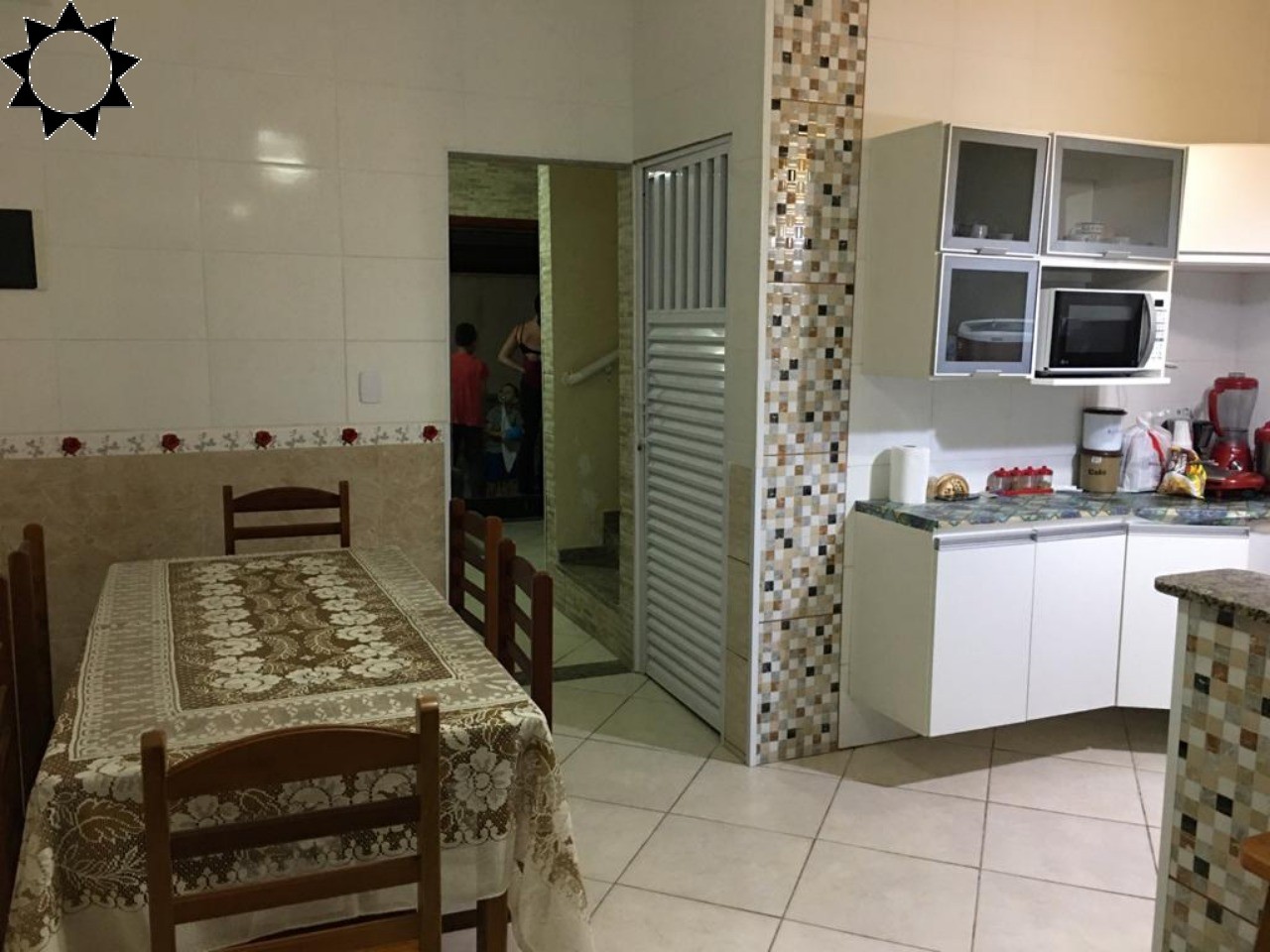 Casa à venda com 2 quartos, 77m² - Foto 4