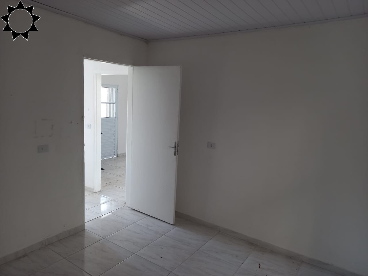 Casa à venda com 6 quartos, 133m² - Foto 13