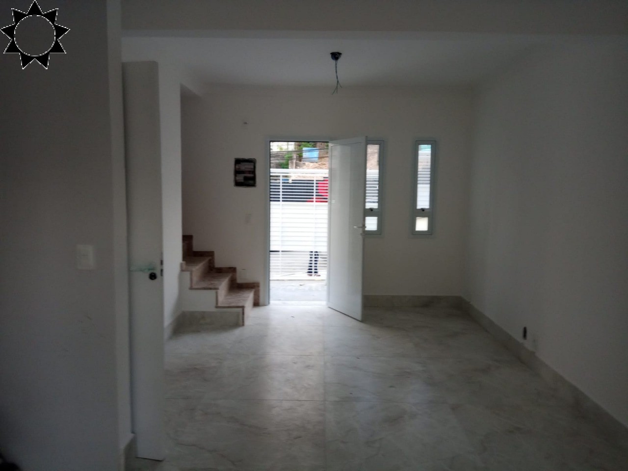 Casa à venda com 2 quartos, 64m² - Foto 4