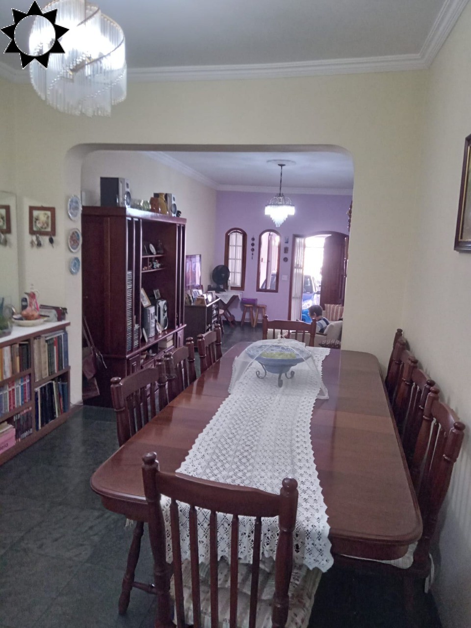 Casa à venda com 3 quartos, 185m² - Foto 1