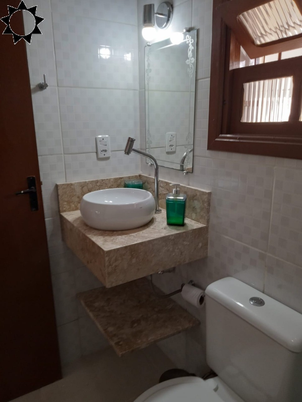 Casa à venda com 2 quartos, 125m² - Foto 2