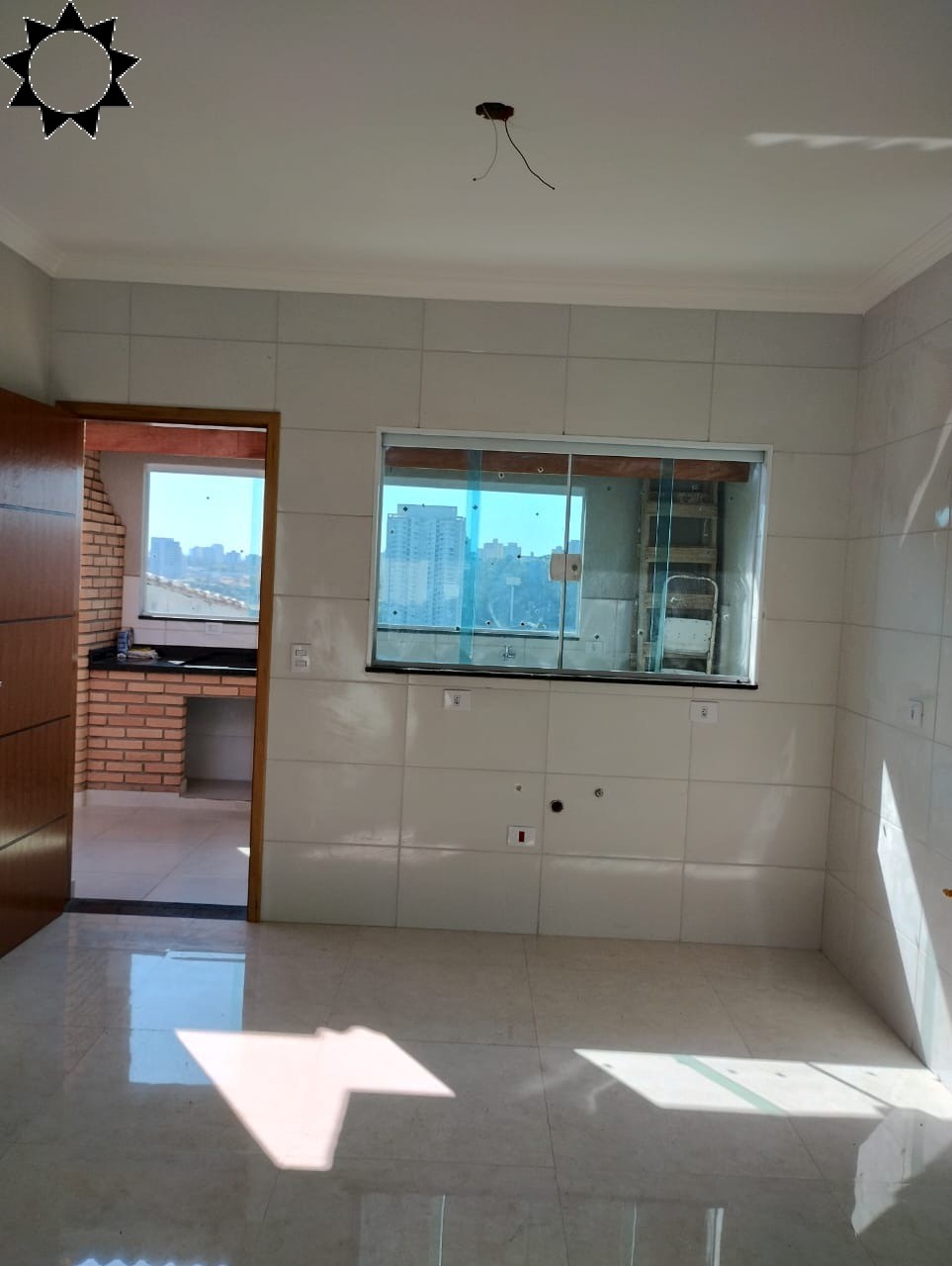 Casa à venda com 3 quartos, 120m² - Foto 1