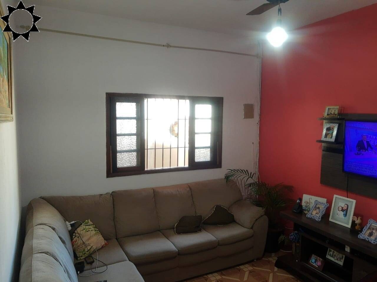 Casa à venda com 3 quartos, 180m² - Foto 1