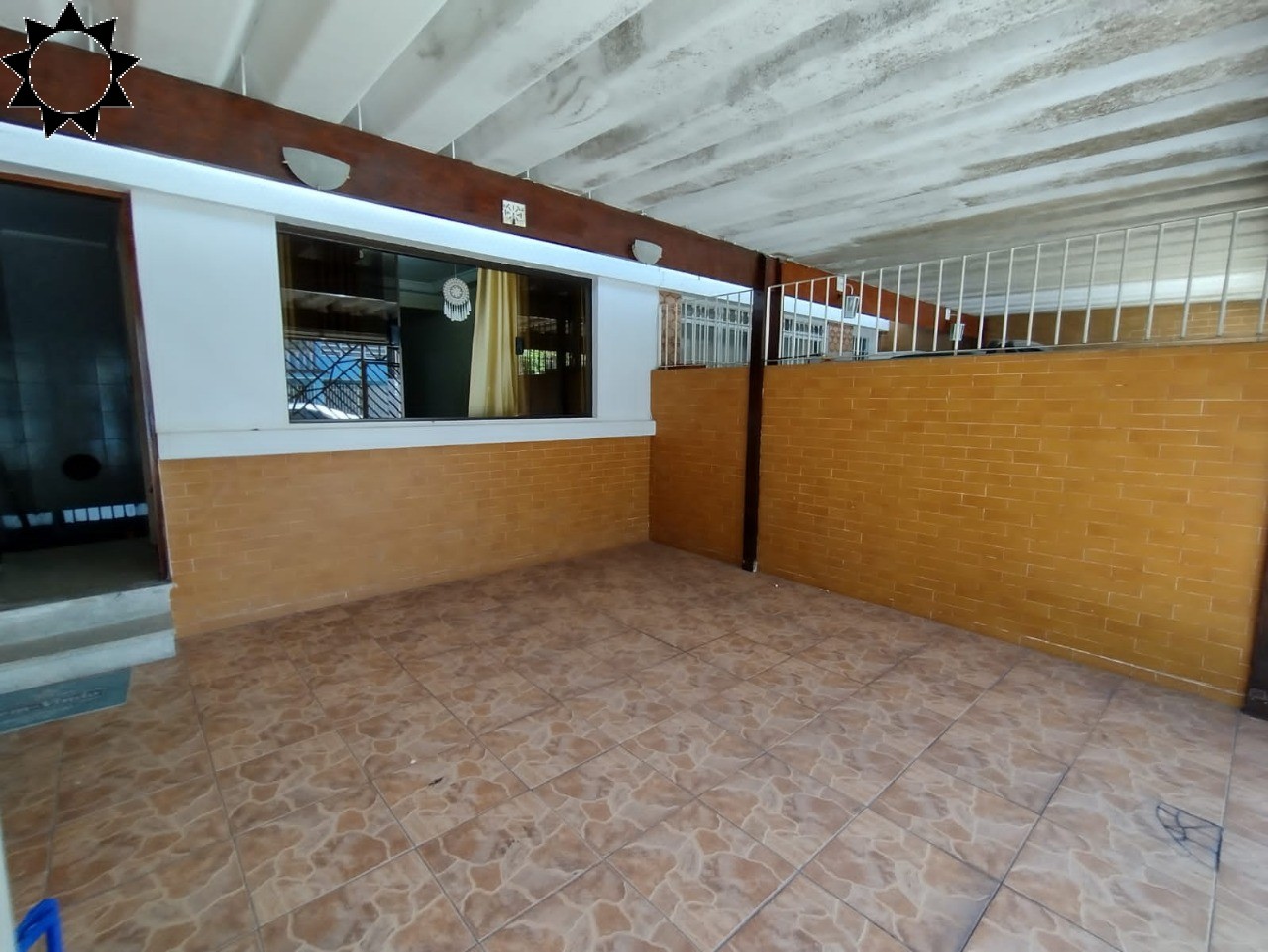 Casa à venda com 3 quartos, 180m² - Foto 2