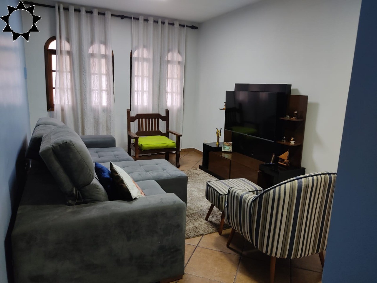 Casa à venda com 3 quartos, 168m² - Foto 1