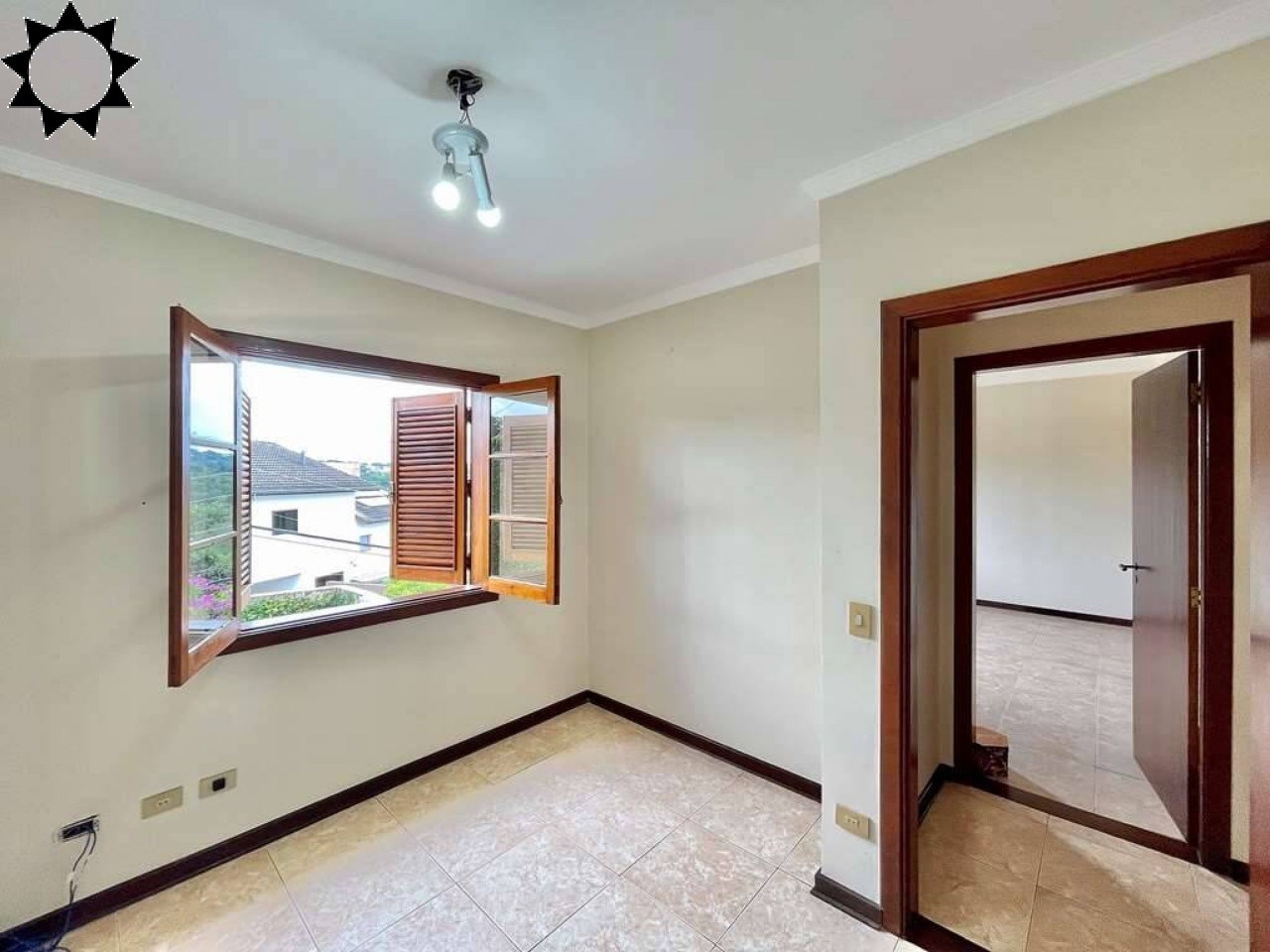 Casa à venda com 4 quartos, 356m² - Foto 4