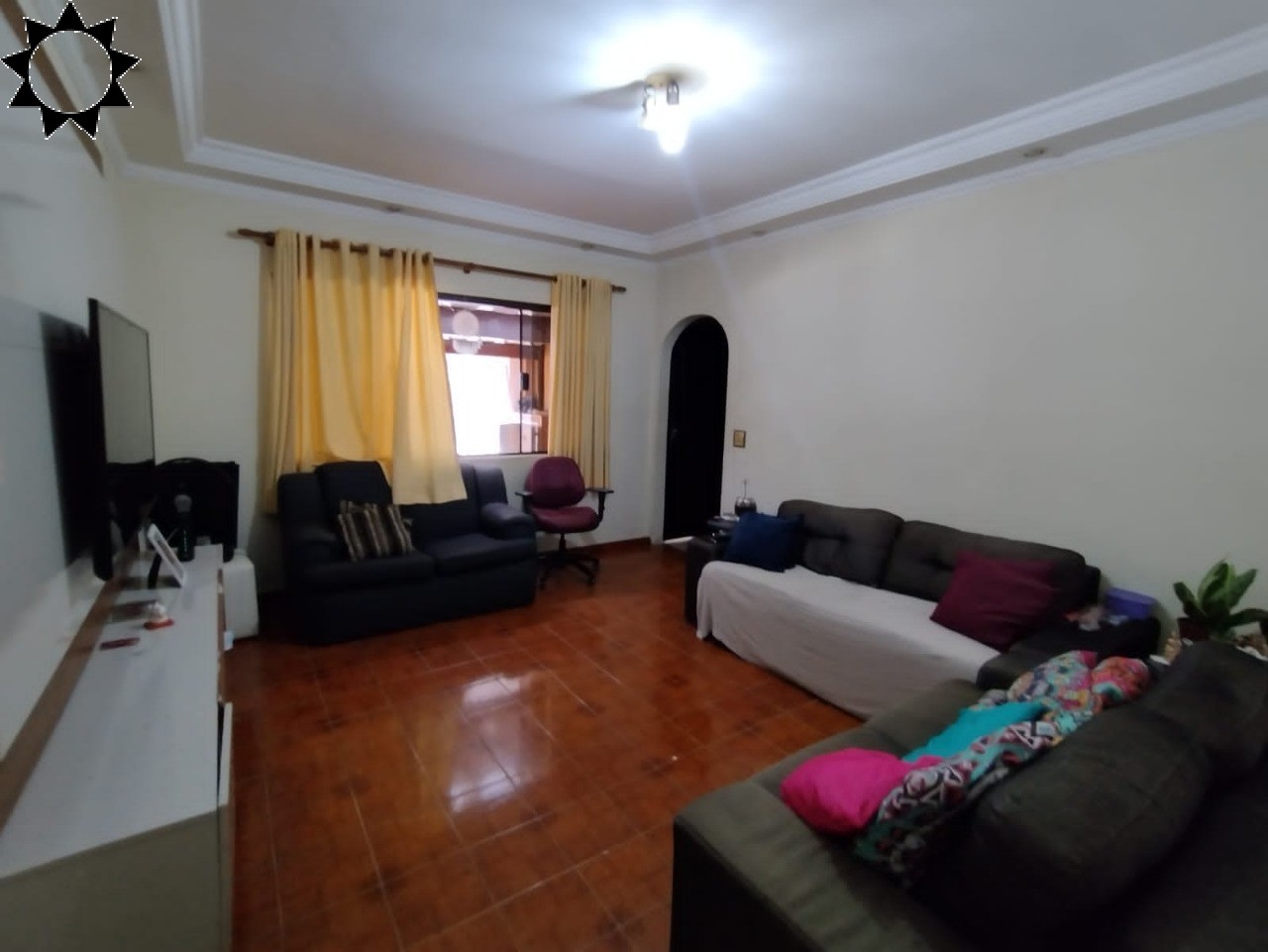 Casa à venda com 3 quartos, 180m² - Foto 1