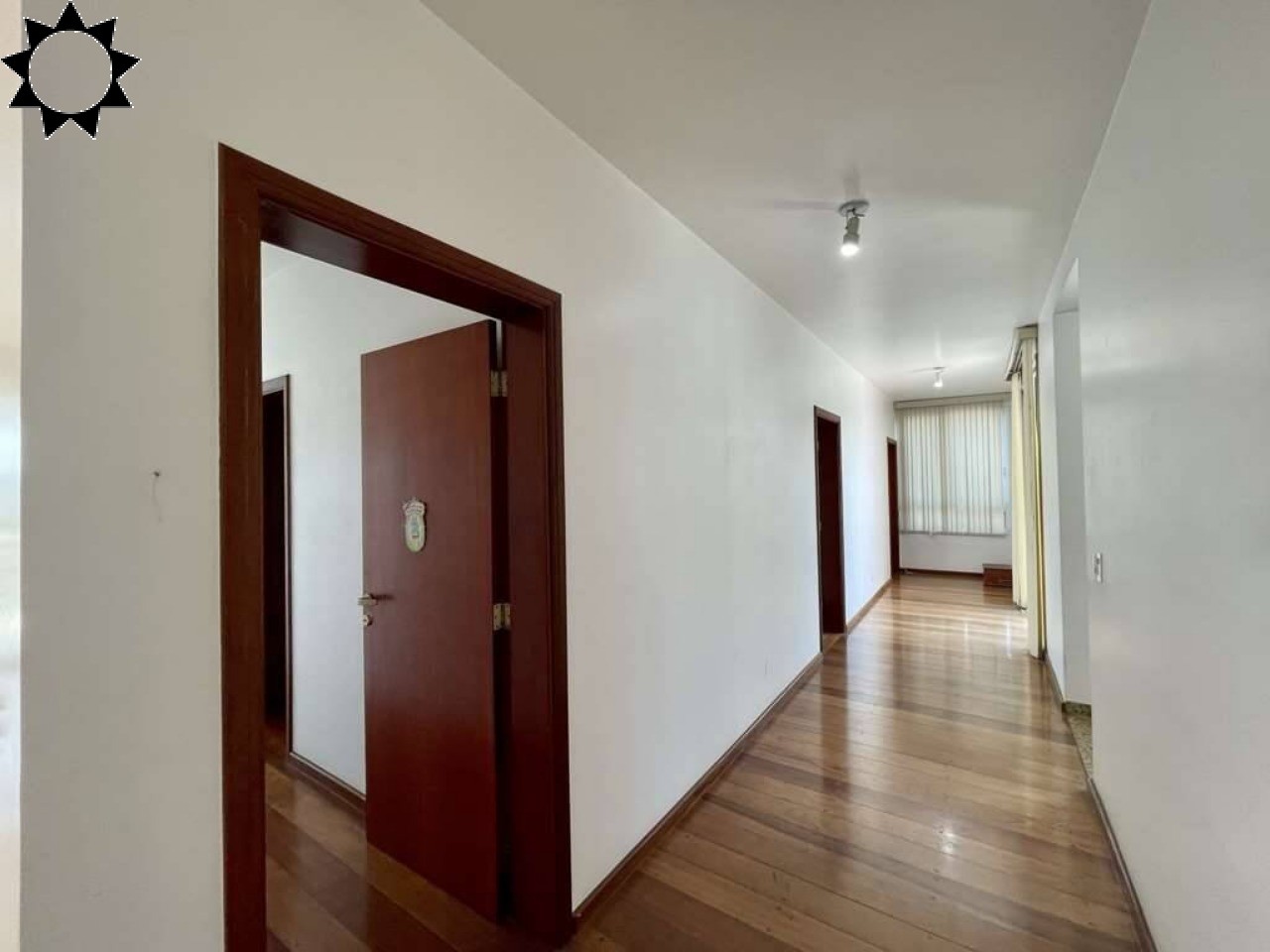 Casa à venda e aluguel com 6 quartos, 1200m² - Foto 10