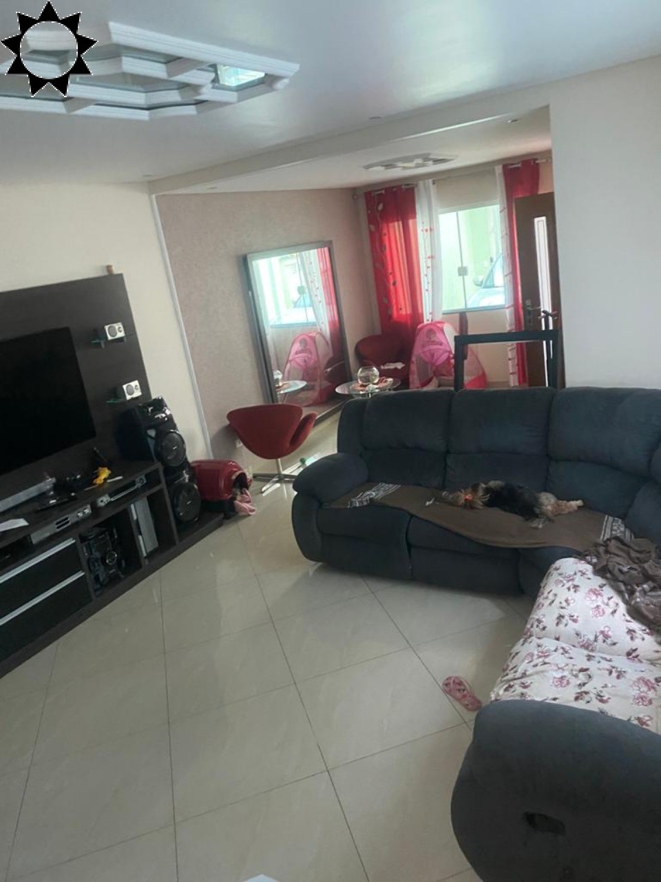 Casa à venda com 3 quartos, 192m² - Foto 1