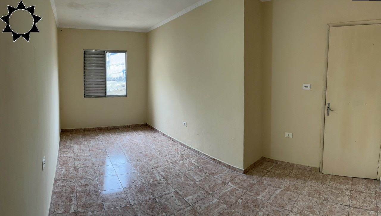 Casa à venda com 2 quartos, 100m² - Foto 1