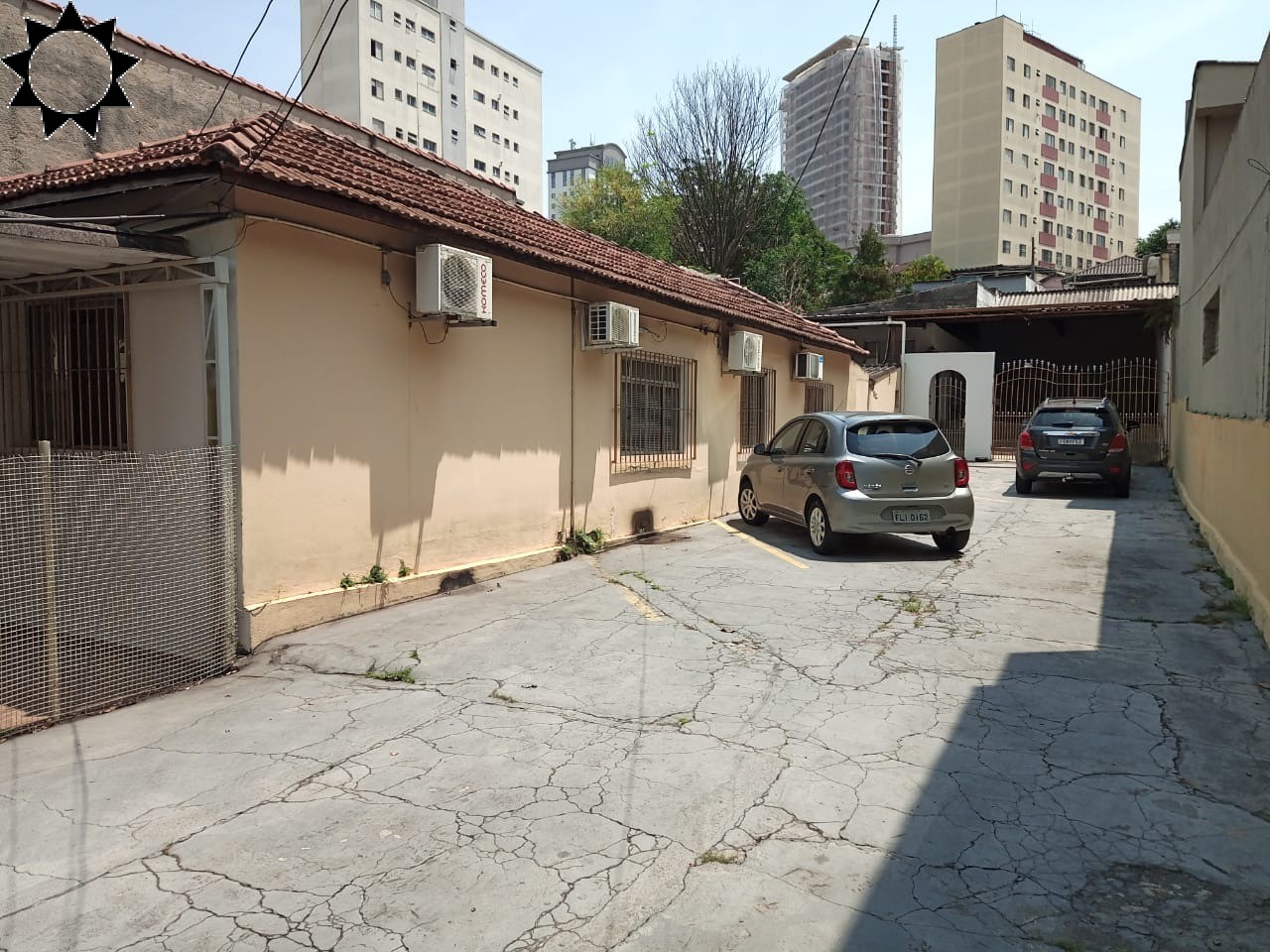 Casa à venda com 4 quartos, 490m² - Foto 2