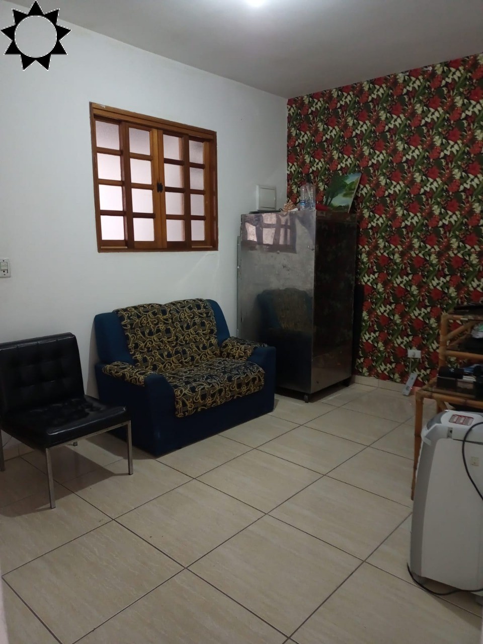 Casa à venda com 3 quartos, 200m² - Foto 1