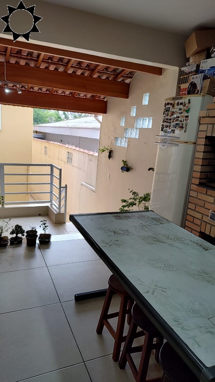 Casa à venda com 3 quartos, 188m² - Foto 11