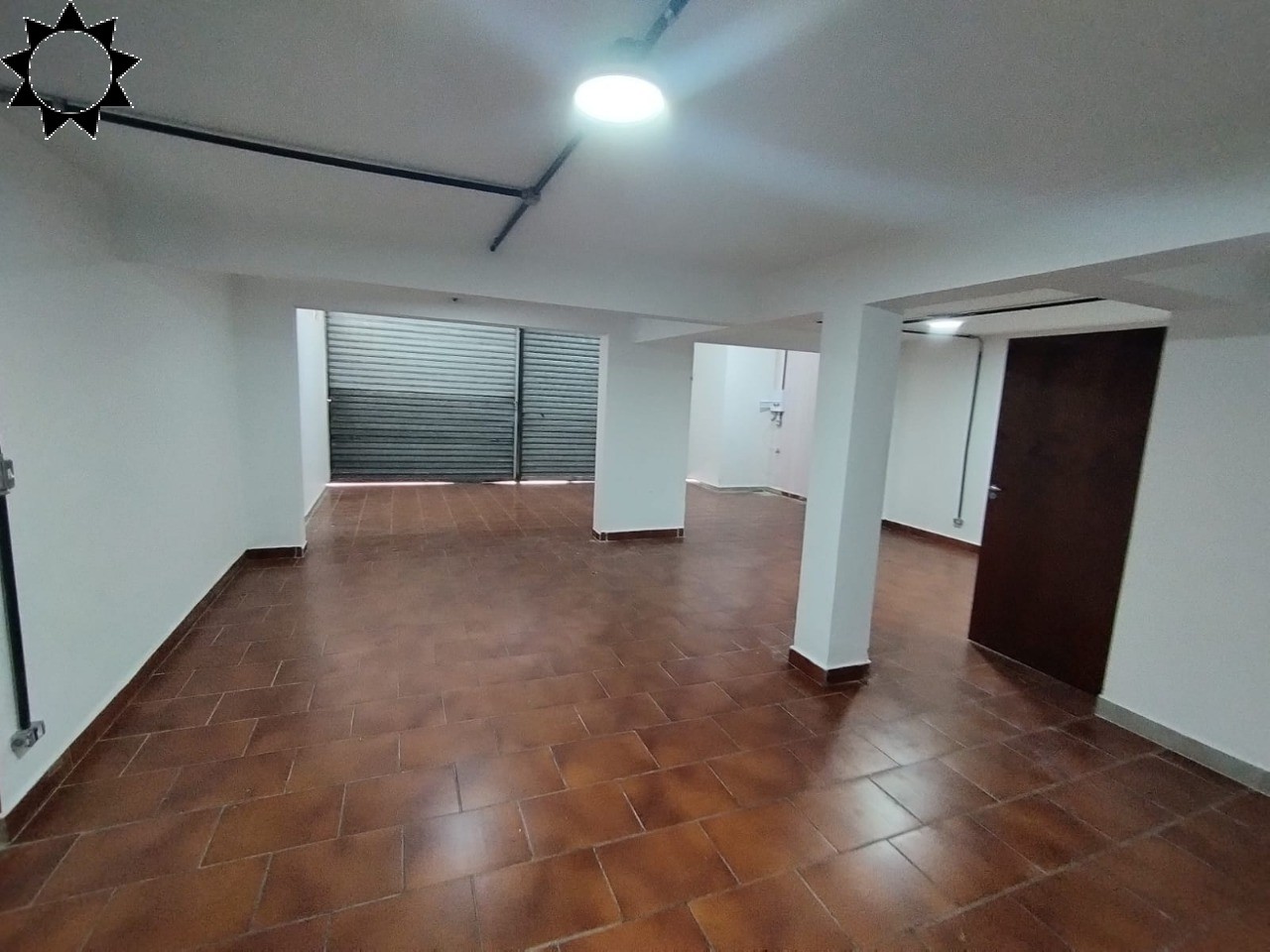 Prédio Inteiro para alugar, 70m² - Foto 1