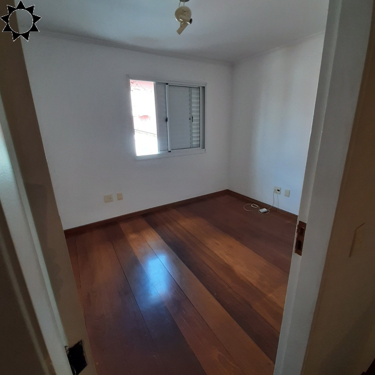 Casa à venda com 2 quartos, 80m² - Foto 11