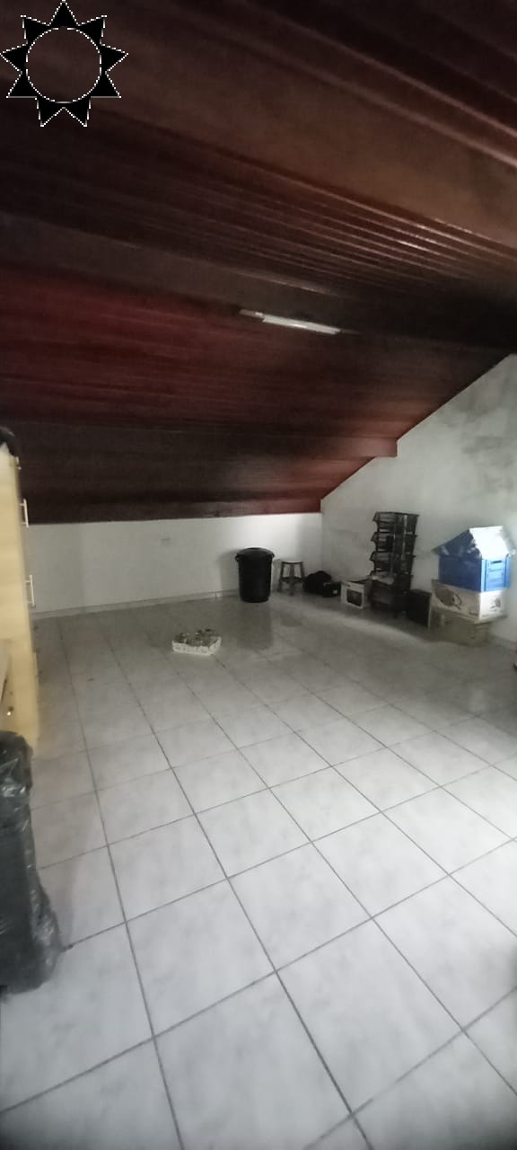 Casa à venda com 2 quartos, 110m² - Foto 2