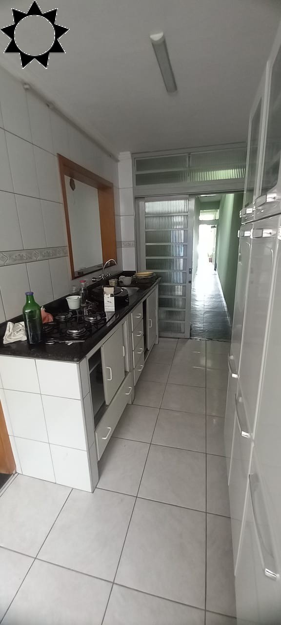 Casa à venda com 2 quartos, 110m² - Foto 1