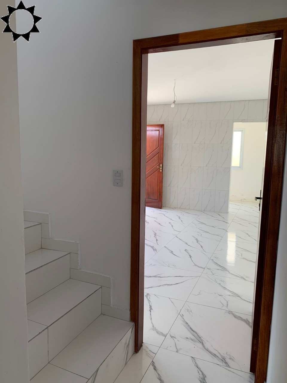 Casa à venda com 4 quartos, 141m² - Foto 2