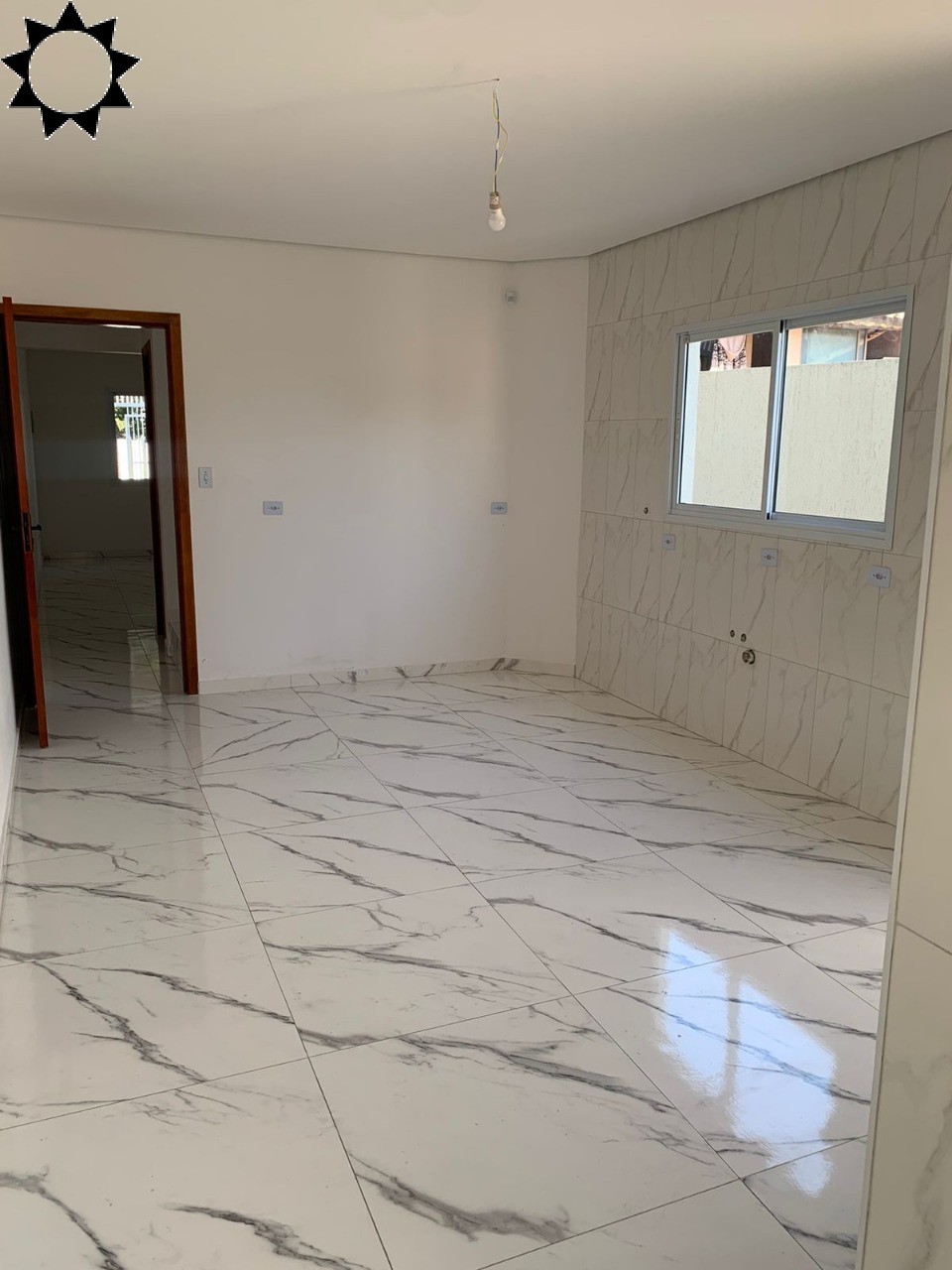 Casa à venda com 4 quartos, 141m² - Foto 1