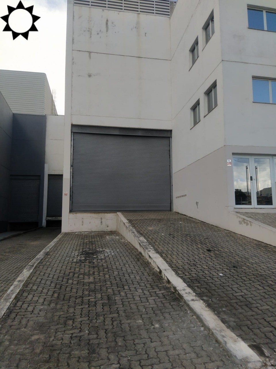 Depósito-Galpão-Armazém para alugar, 1000m² - Foto 1