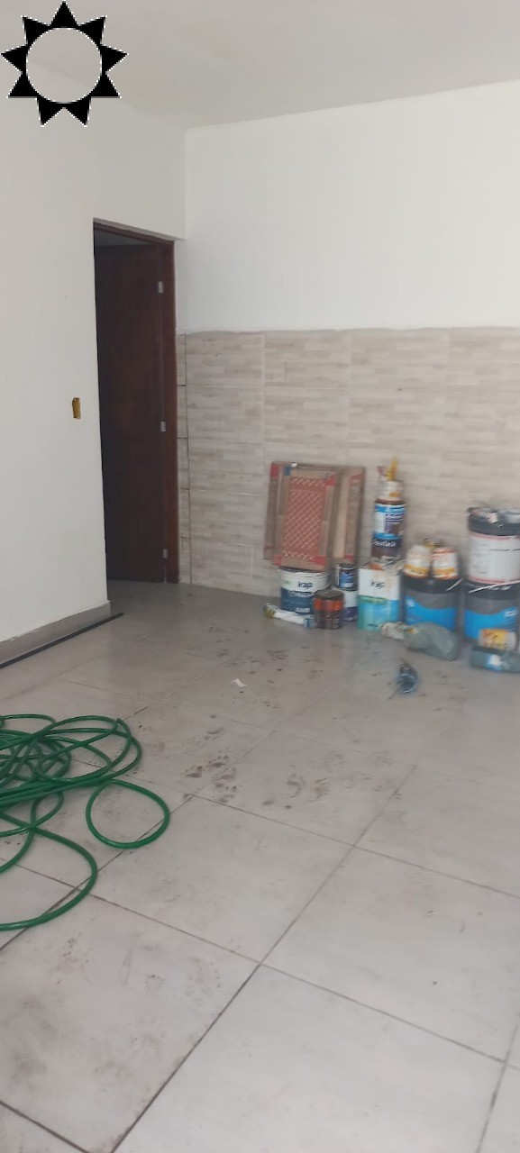 Casa à venda com 6 quartos, 300m² - Foto 2