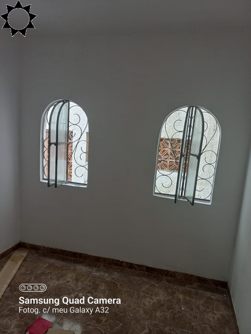 Casa à venda com 4 quartos, 147m² - Foto 1