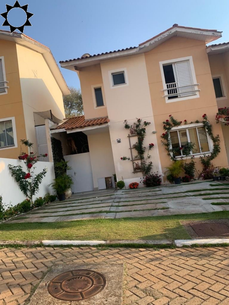 Casa à venda com 3 quartos, 125m² - Foto 1