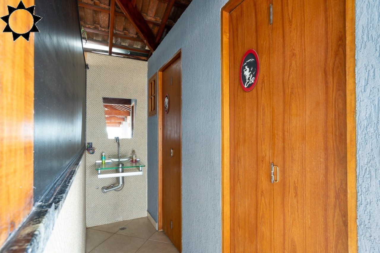 Casa à venda com 3 quartos, 162m² - Foto 2