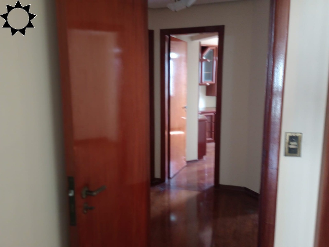 Apartamento à venda com 4 quartos, 190m² - Foto 2