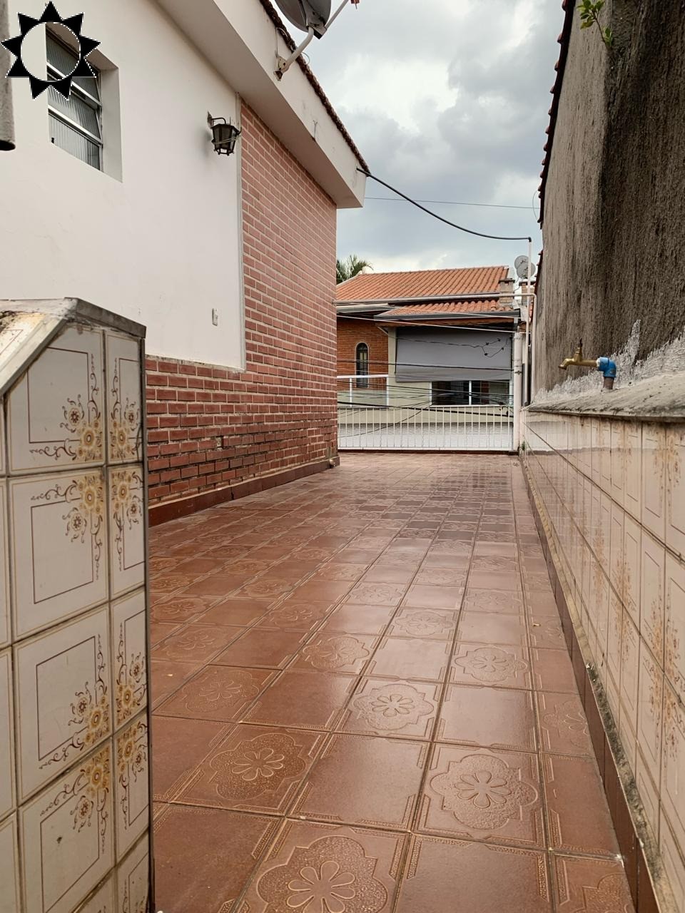 Casa à venda e aluguel com 3 quartos, 180m² - Foto 3