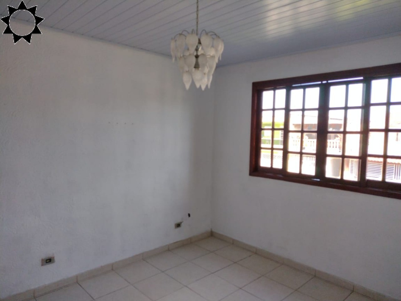 Casa à venda com 2 quartos, 50m² - Foto 1