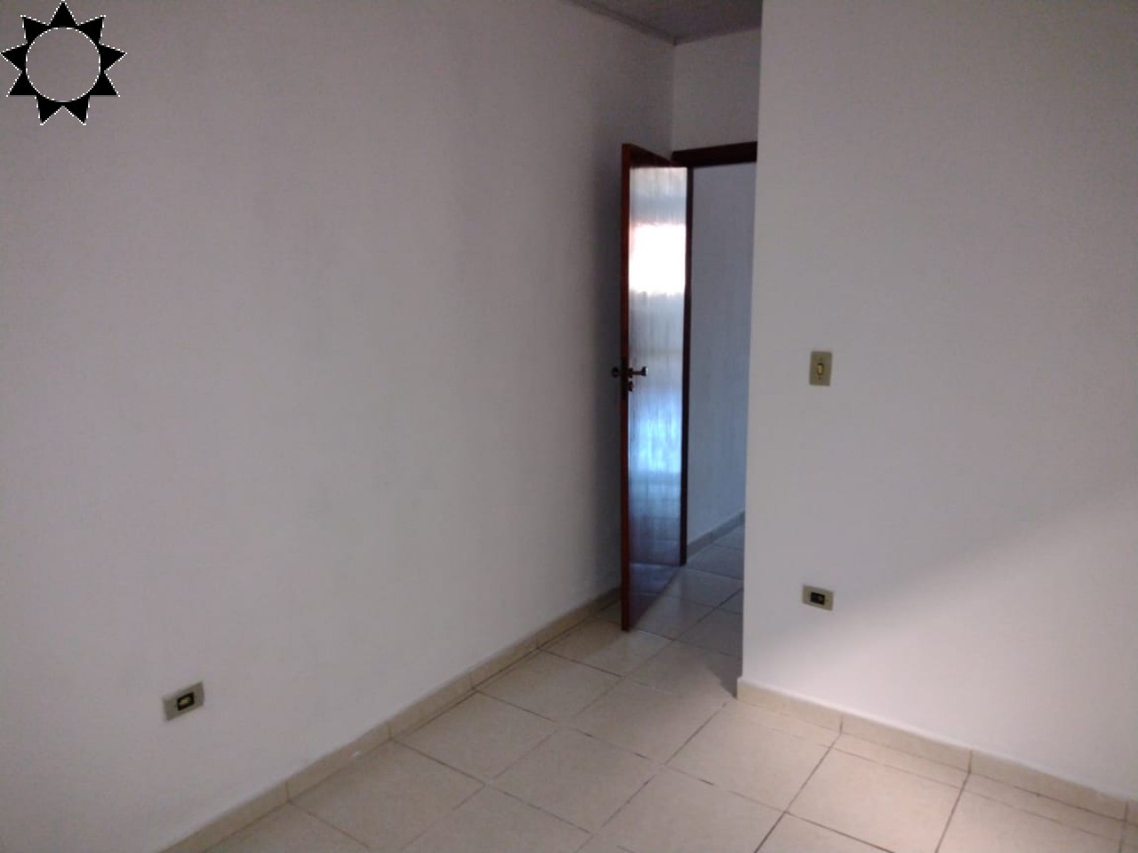 Casa à venda com 2 quartos, 50m² - Foto 3