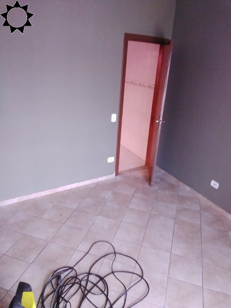 Casa à venda com 2 quartos, 80m² - Foto 2