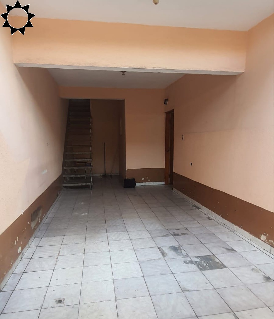 Casa à venda com 1 quarto, 140m² - Foto 2