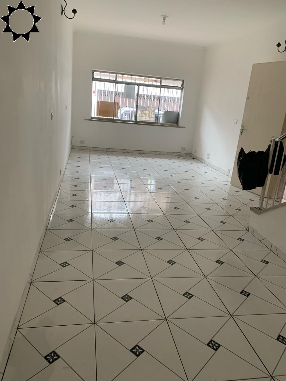 Casa à venda e aluguel com 3 quartos, 180m² - Foto 1