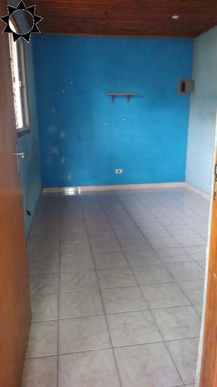 Casa à venda com 6 quartos, 300m² - Foto 2