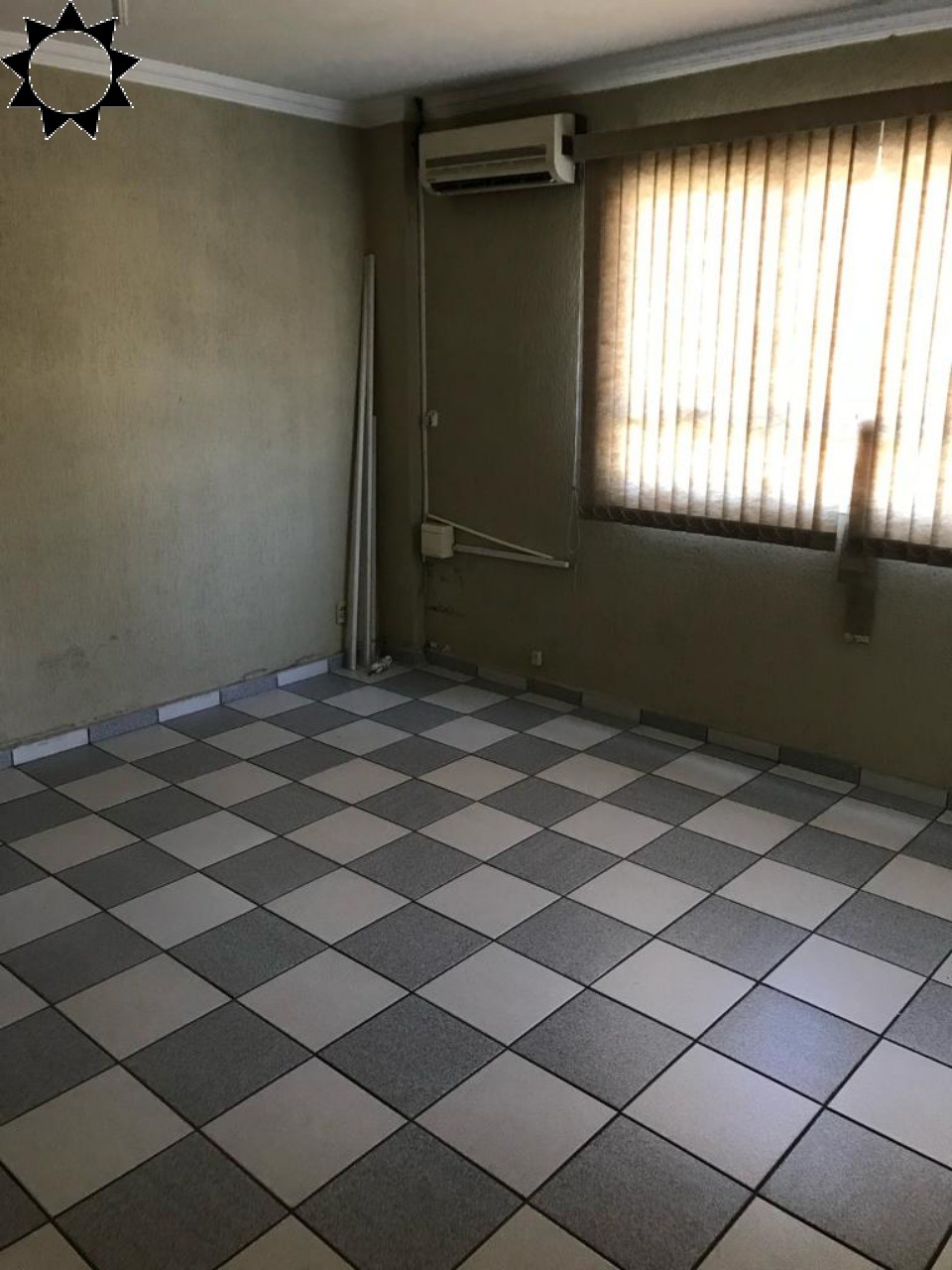 Prédio Inteiro para alugar, 560m² - Foto 1