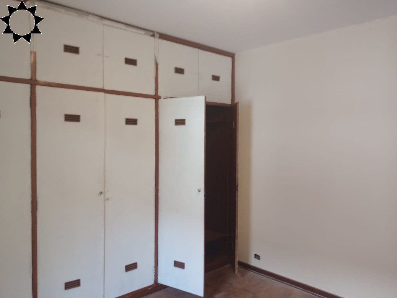 Casa para alugar com 3 quartos, 239m² - Foto 11