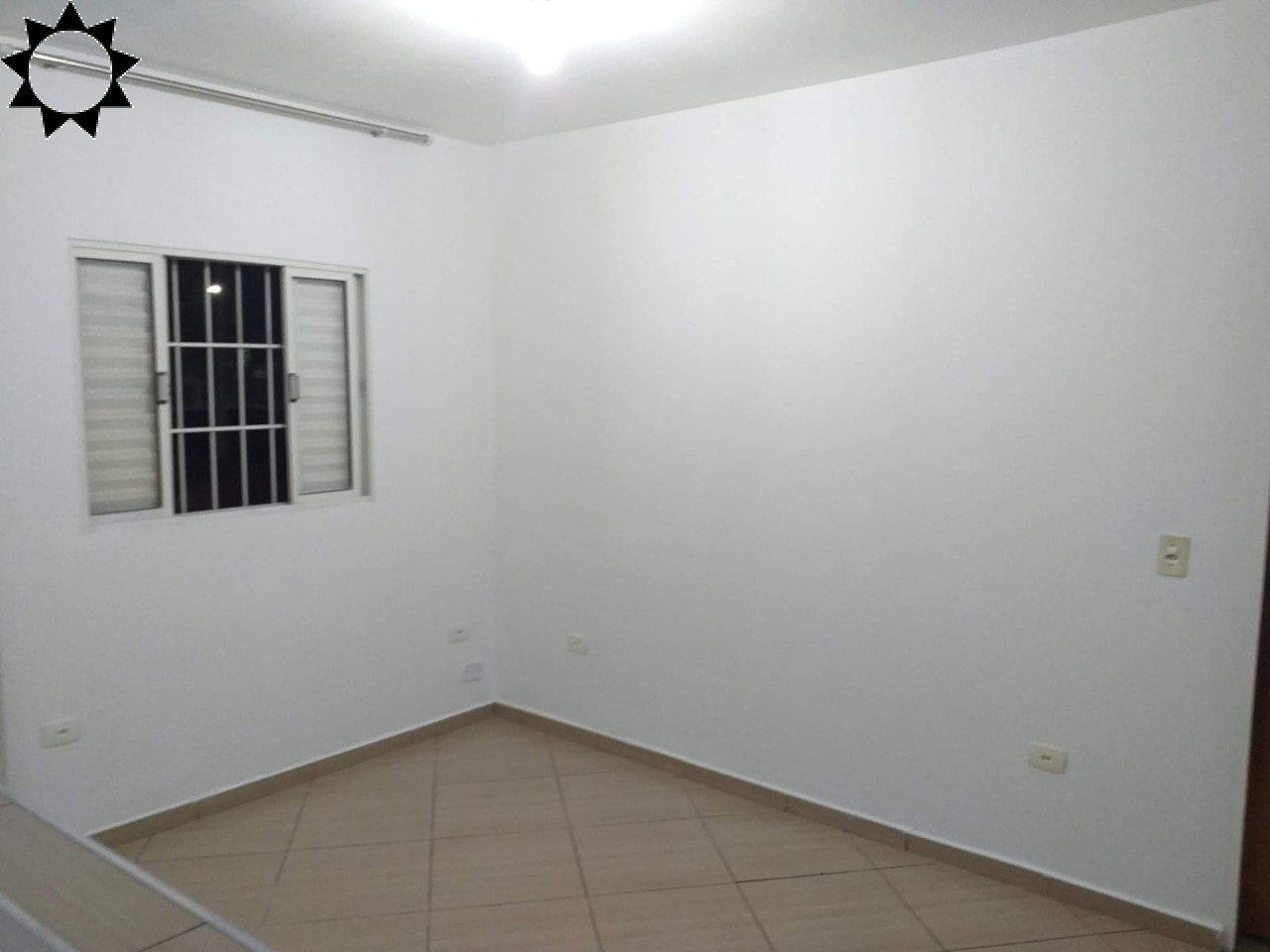 Casa à venda com 3 quartos, 176m² - Foto 1