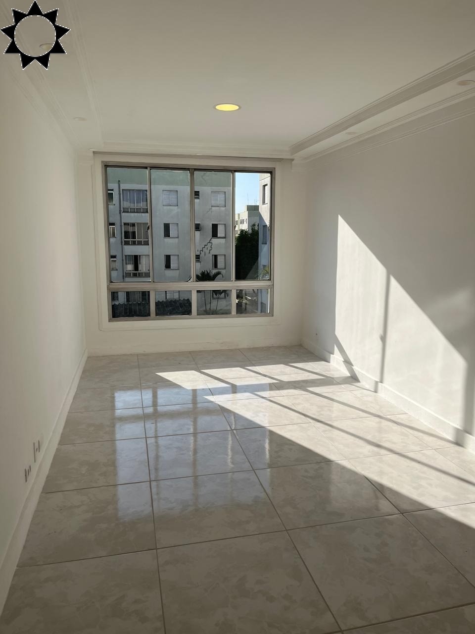 Apartamento à venda com 3 quartos, 80m² - Foto 1