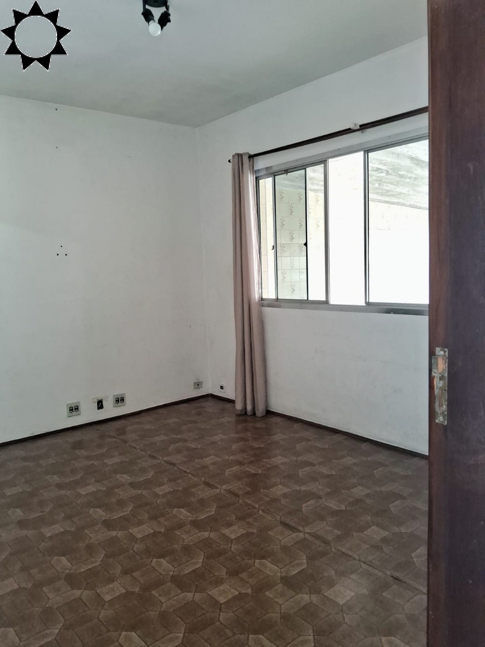 Casa à venda com 2 quartos, 197m² - Foto 1