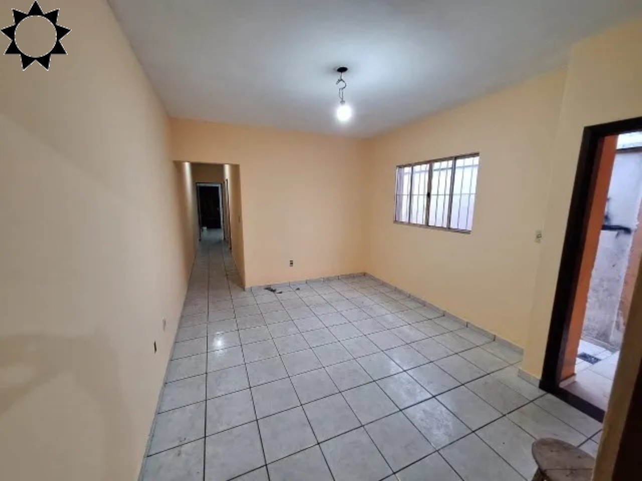 Casa à venda com 2 quartos, 128m² - Foto 1