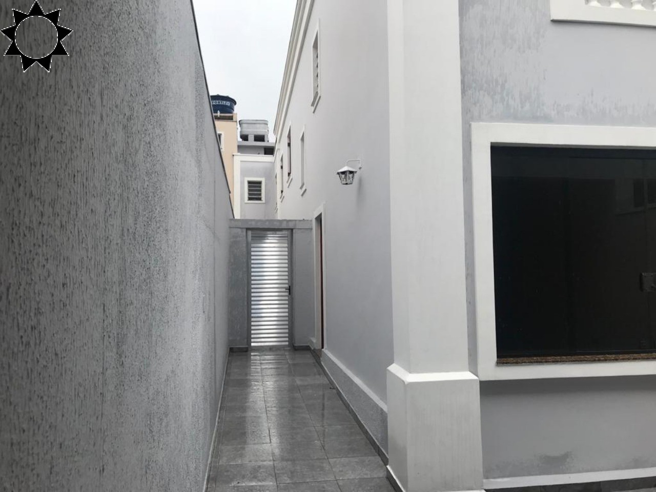 Casa à venda com 4 quartos, 165m² - Foto 2