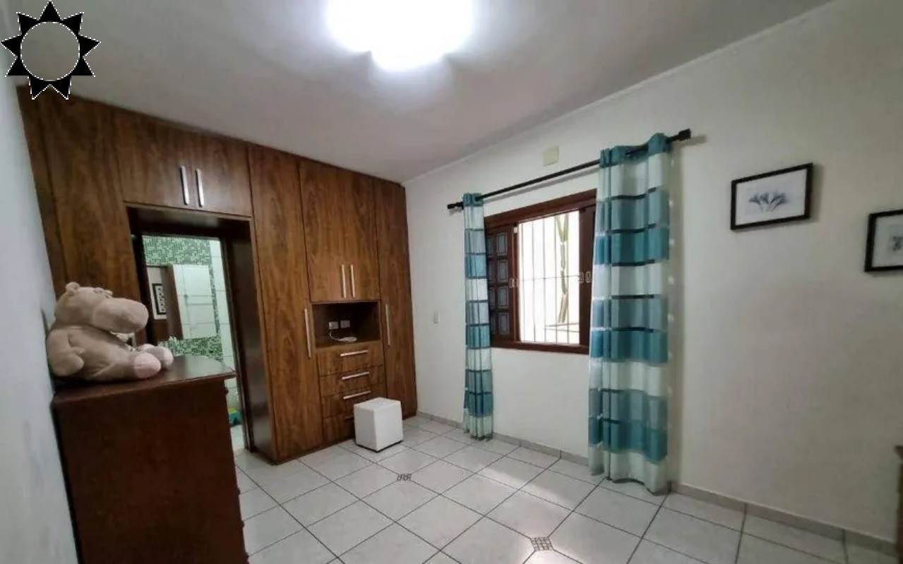 Casa à venda com 3 quartos, 200m² - Foto 4