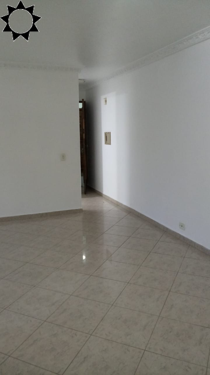 Apartamento à venda com 3 quartos, 76m² - Foto 2