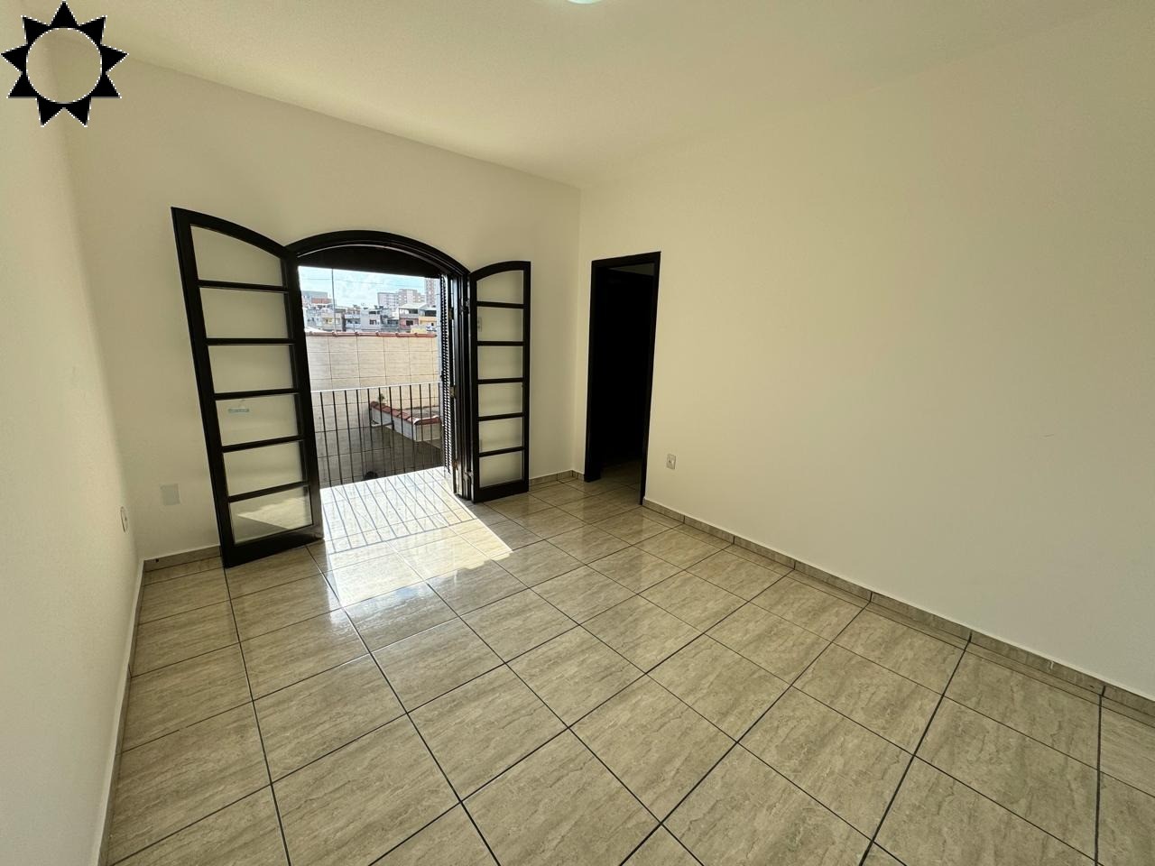 Casa à venda com 3 quartos, 220m² - Foto 8