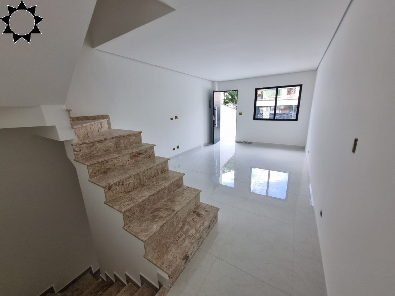 Casa à venda com 3 quartos, 160m² - Foto 1