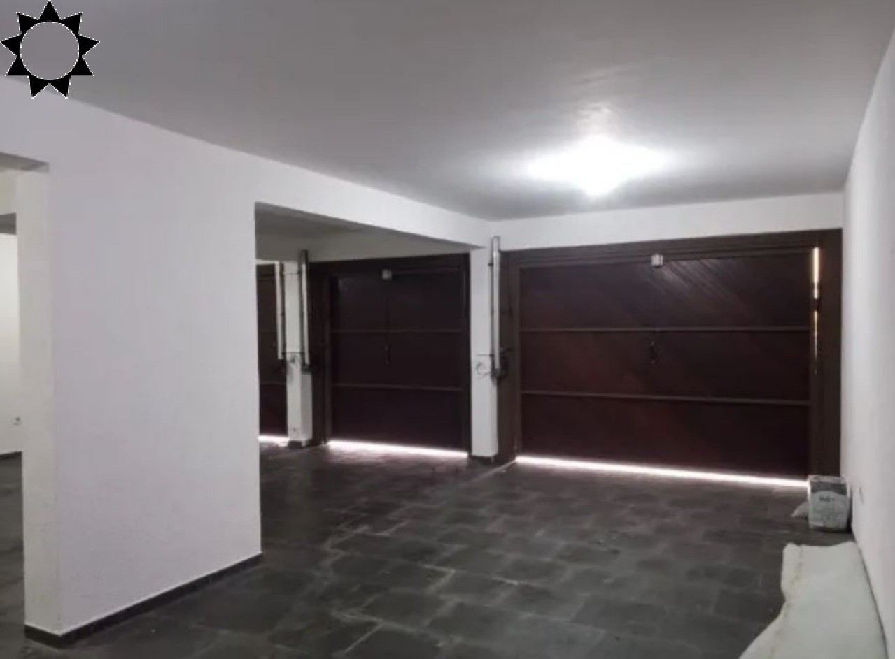 Casa à venda com 3 quartos, 200m² - Foto 2